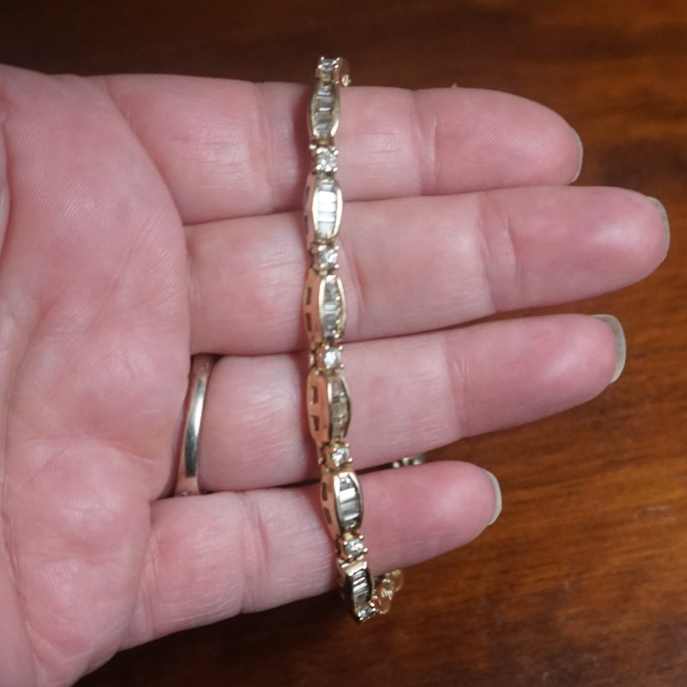 3.5 ct Natural Diamond and 14 kt solid Gold Tennis Bracelet 7 inches